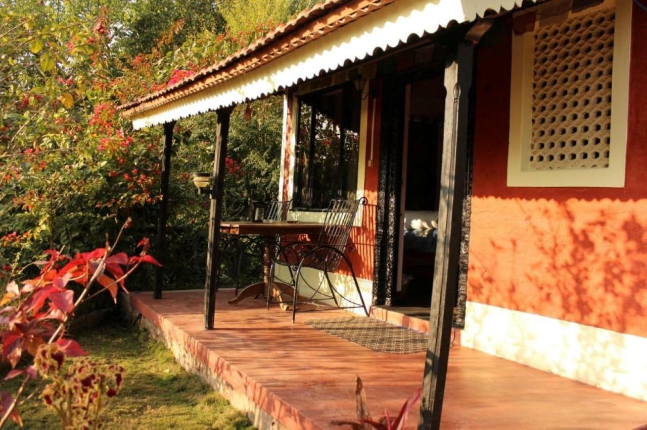 Castle Hotel Pokhara Extérieur photo