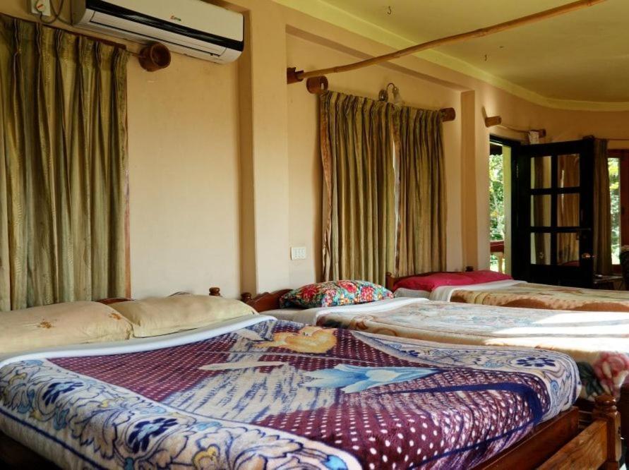 Castle Hotel Pokhara Extérieur photo